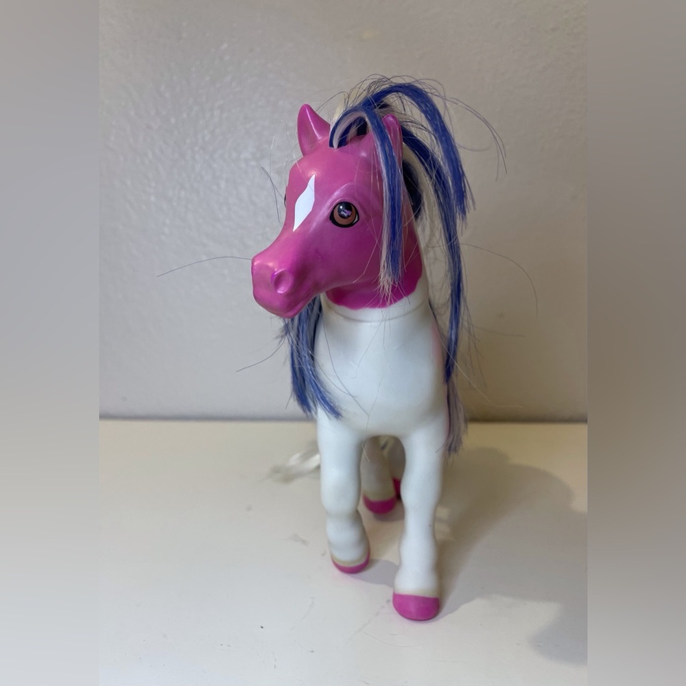 Breyer Reeves Pony Gals Pink White Horse Blue Mane Action Figure Toy